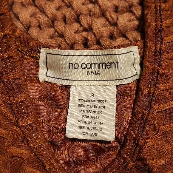 Top - Picture 2 of 3